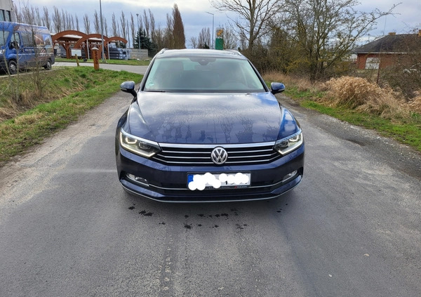 Volkswagen Passat cena 57999 przebieg: 260000, rok produkcji 2017 z Szczecin małe 137